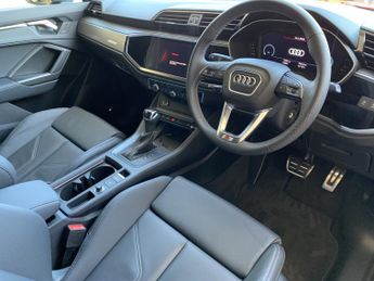 AUDI Q3 1.5 TFSI CoD 35 S line