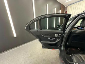 MERCEDES-BENZ C CLASS 2.0 C300d AMG Line (Premium Plus) G-Tronic+ Euro 6 (s/s) 4dr
