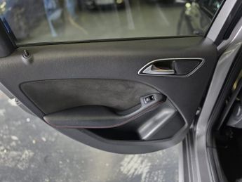 MERCEDES-BENZ B CLASS 2.1 B200d AMG Line Premium