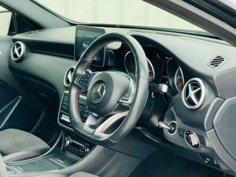 MERCEDES-BENZ A CLASS 2.1 A200d AMG Line (Premium) 7G-DCT Euro 6 (s/s) 5dr