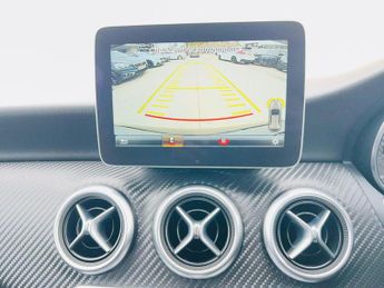 MERCEDES-BENZ A CLASS 2.1 A200d AMG Line (Premium) 7G-DCT Euro 6 (s/s) 5dr