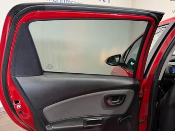 TOYOTA YARIS 1.5 VVT-h Icon E-CVT Euro 6 5dr