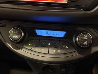 TOYOTA YARIS 1.5 VVT-h Icon E-CVT Euro 6 5dr