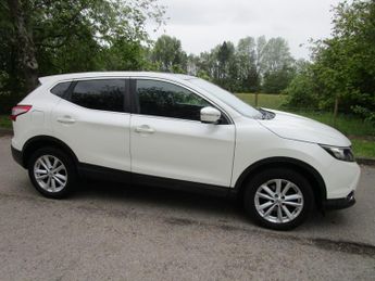 NISSAN QASHQAI 1.5 dCi Acenta Premium - 20 Road Tax - Pan Roof - Sat Nav