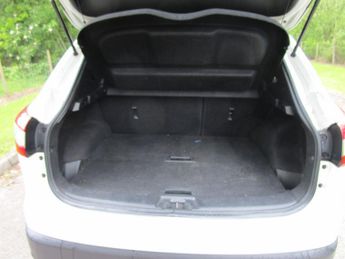 NISSAN QASHQAI 1.5 dCi Acenta Premium - 20 Road Tax - Pan Roof - Sat Nav