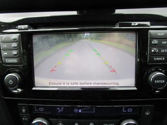 NISSAN QASHQAI 1.5 dCi Acenta Premium - 20 Road Tax - Pan Roof - Sat Nav