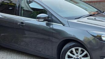 FORD FOCUS 1.6 Titanium Powershift Euro 6 5dr