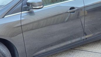 FORD FOCUS 1.6 Titanium Powershift Euro 6 5dr