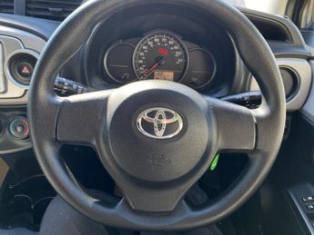 TOYOTA VITZ 1.0 AUTO 5DR