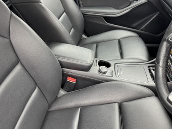 MERCEDES-BENZ A CLASS 1.5 A180d Sport
