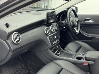 MERCEDES-BENZ A CLASS 1.5 A180d Sport