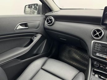 MERCEDES-BENZ A CLASS 1.5 A180d Sport