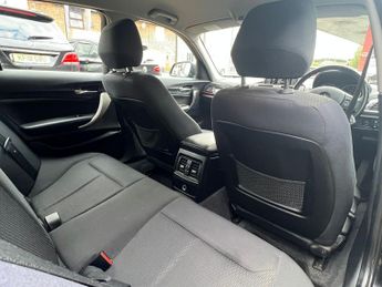 BMW 1 SERIES 2.0 116d SE 5-door