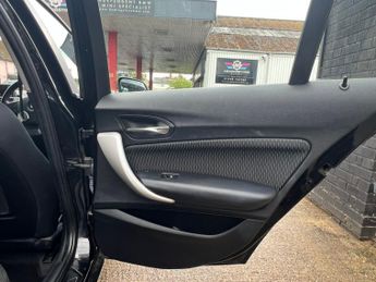 BMW 1 SERIES 2.0 116d SE 5-door