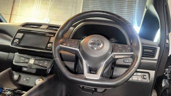 NISSAN LEAF 40kWh Acenta Electric Automatic Black 5dr 1 KEEPER+SATNAV+CRUISE