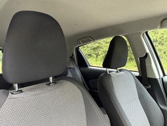 TOYOTA YARIS 1.5 VVT-h Icon