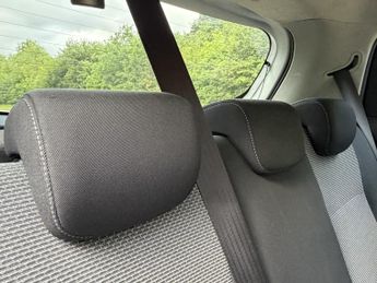 TOYOTA YARIS 1.5 VVT-h Icon