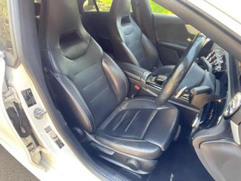 MERCEDES-BENZ CLA 2.0 CLA220d AMG Line (Premium) Coupe 8G-DCT Euro 6 (s/s) 4dr