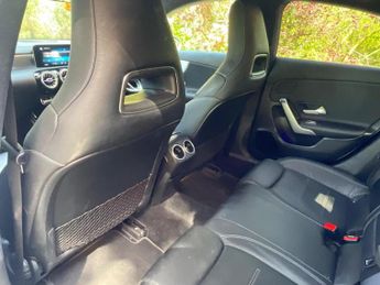 MERCEDES-BENZ CLA 2.0 CLA220d AMG Line (Premium) Coupe 8G-DCT Euro 6 (s/s) 4dr