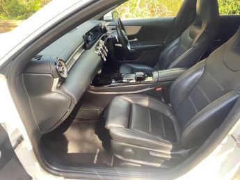MERCEDES-BENZ CLA 2.0 CLA220d AMG Line (Premium) Coupe 8G-DCT Euro 6 (s/s) 4dr