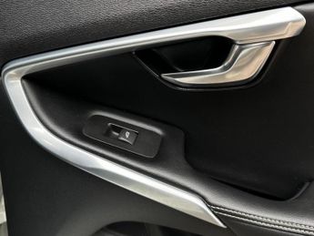 VOLVO V40 2.0 D4 R-Design Lux Nav Geartronic Euro 6 (s/s) 5dr