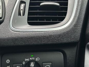 VOLVO V40 2.0 D4 R-Design Lux Nav Geartronic Euro 6 (s/s) 5dr