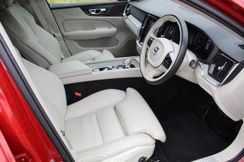 VOLVO V60 2.0 Inscription B3 (Petrol) FWD