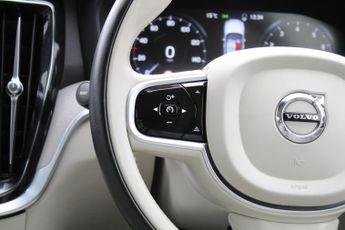 VOLVO V60 2.0 Inscription B3 (Petrol) FWD