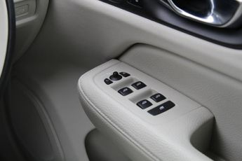 VOLVO V60 2.0 Inscription B3 (Petrol) FWD