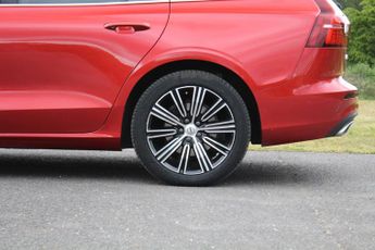 VOLVO V60 2.0 Inscription B3 (Petrol) FWD