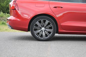 VOLVO V60 2.0 Inscription B3 (Petrol) FWD