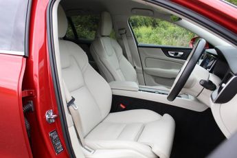 VOLVO V60 2.0 Inscription B3 (Petrol) FWD