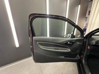 DS AUTOMOBILES DS 3 1.6 BlueHDi Elegance Euro 6 (s/s) 3dr