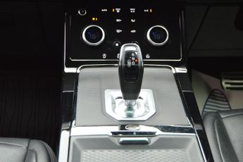 LAND ROVER RANGE ROVER EVOQUE 2.0 D150 R-Dynamic S