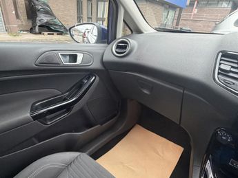 FORD FIESTA 1.0 T EcoBoost Zetec