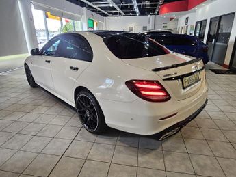 MERCEDES-BENZ E CLASS 2.0 E220d AMG Line