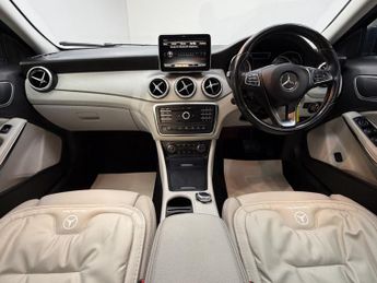 MERCEDES-BENZ GLA 2.1 GLA200d Sport