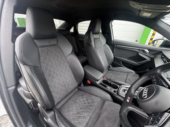 AUDI A3 1.5 TFSI 35 Edition 1