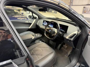 BMW IX iX xDrive40 M Sport