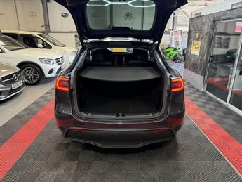 TESLA MODEL Y (Dual Motor) Long Range