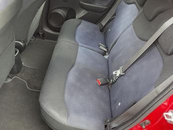 HONDA JAZZ 1.2 i-VTEC S