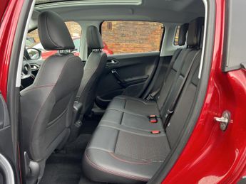 PEUGEOT 2008 1.2 PureTech GT Line