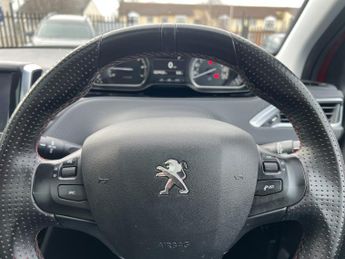 PEUGEOT 2008 1.2 PureTech GT Line