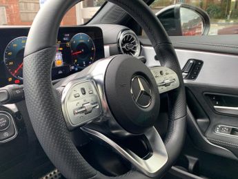 MERCEDES-BENZ A CLASS 2.0 A200d AMG Line Edition