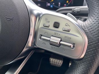 MERCEDES-BENZ A CLASS 2.0 A200d AMG Line Edition