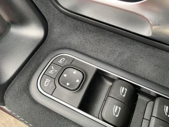 MERCEDES-BENZ A CLASS 2.0 A200d AMG Line Edition
