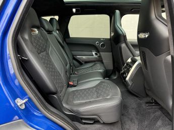 LAND ROVER RANGE ROVER SPORT 5.0 P575 V8 SVR