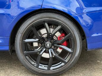 LAND ROVER RANGE ROVER SPORT 5.0 P575 V8 SVR