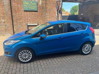 FORD FIESTA 1.0 T EcoBoost Titanium