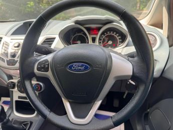 FORD FIESTA 1.4 Zetec 5dr